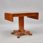 983 8394 PEDESTAL TABLE